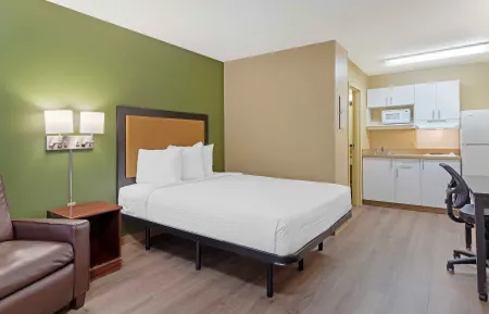 Studio Suite - 1 Queen Bed