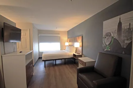 Studio Suite - 1 Queen Bed