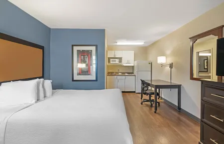 Studio Suite - 1 Queen Bed