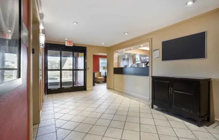 Lobby and Guest Check-in
