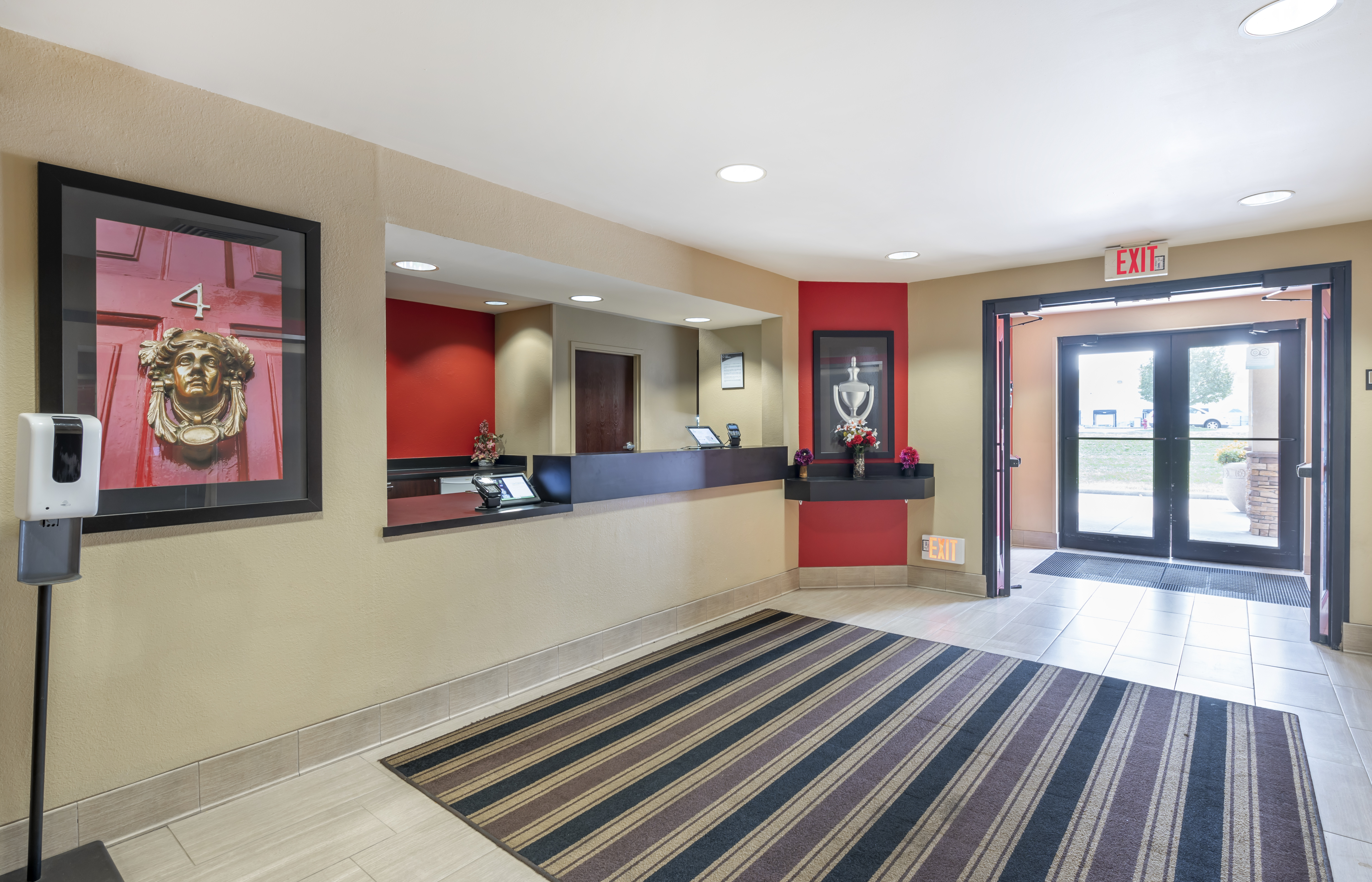 Lobby and Guest Check-in