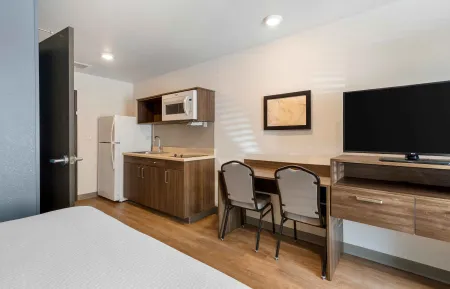 Studio Suite - 2 Queen Beds