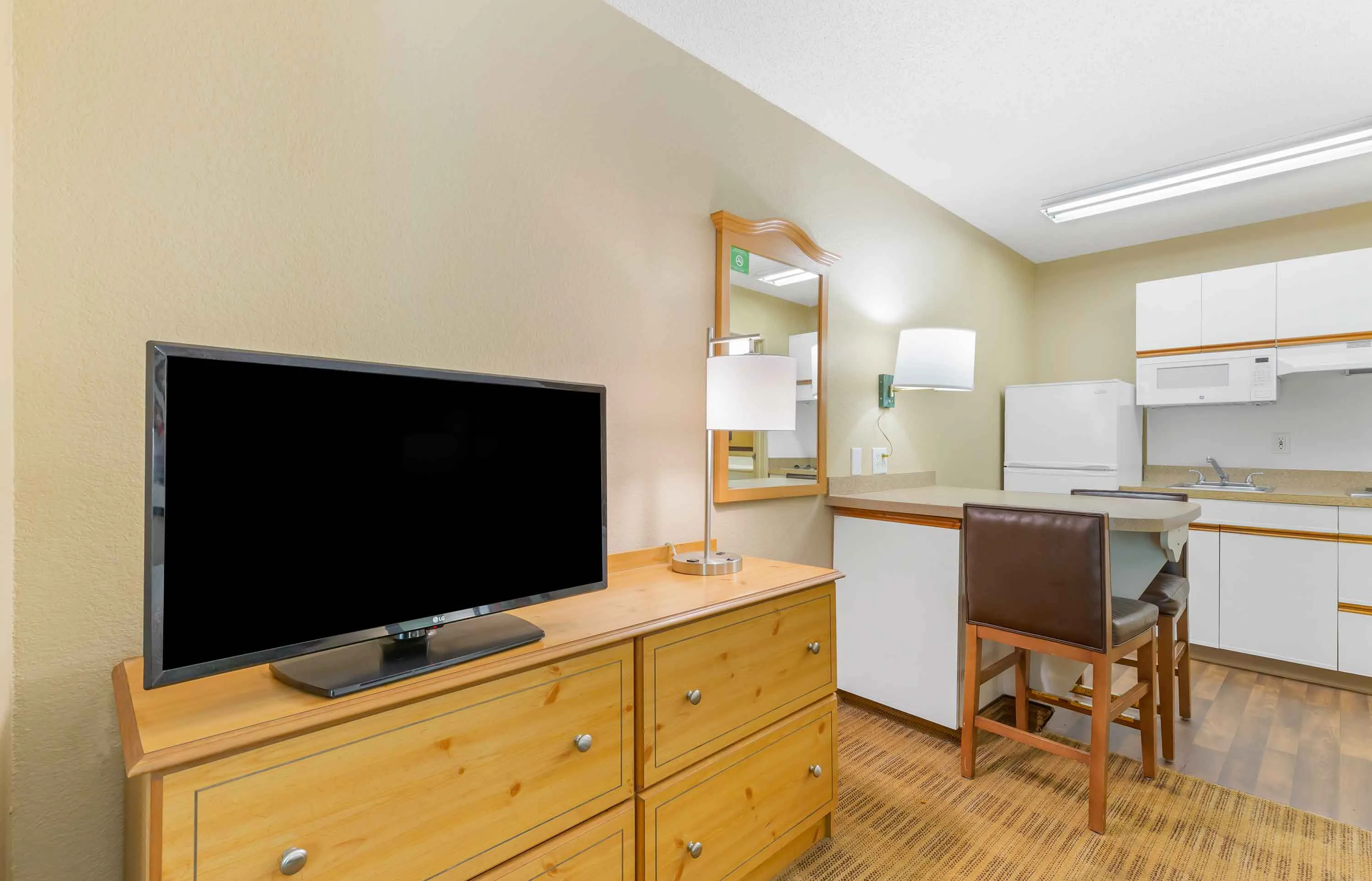 Studio Suite - 1 Queen Bed