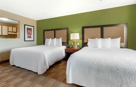 Deluxe Studio - 2 Full Beds