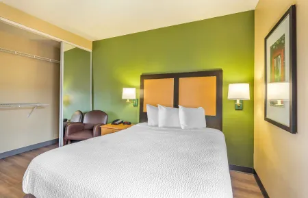 Studio Suite - 1 Queen Bed