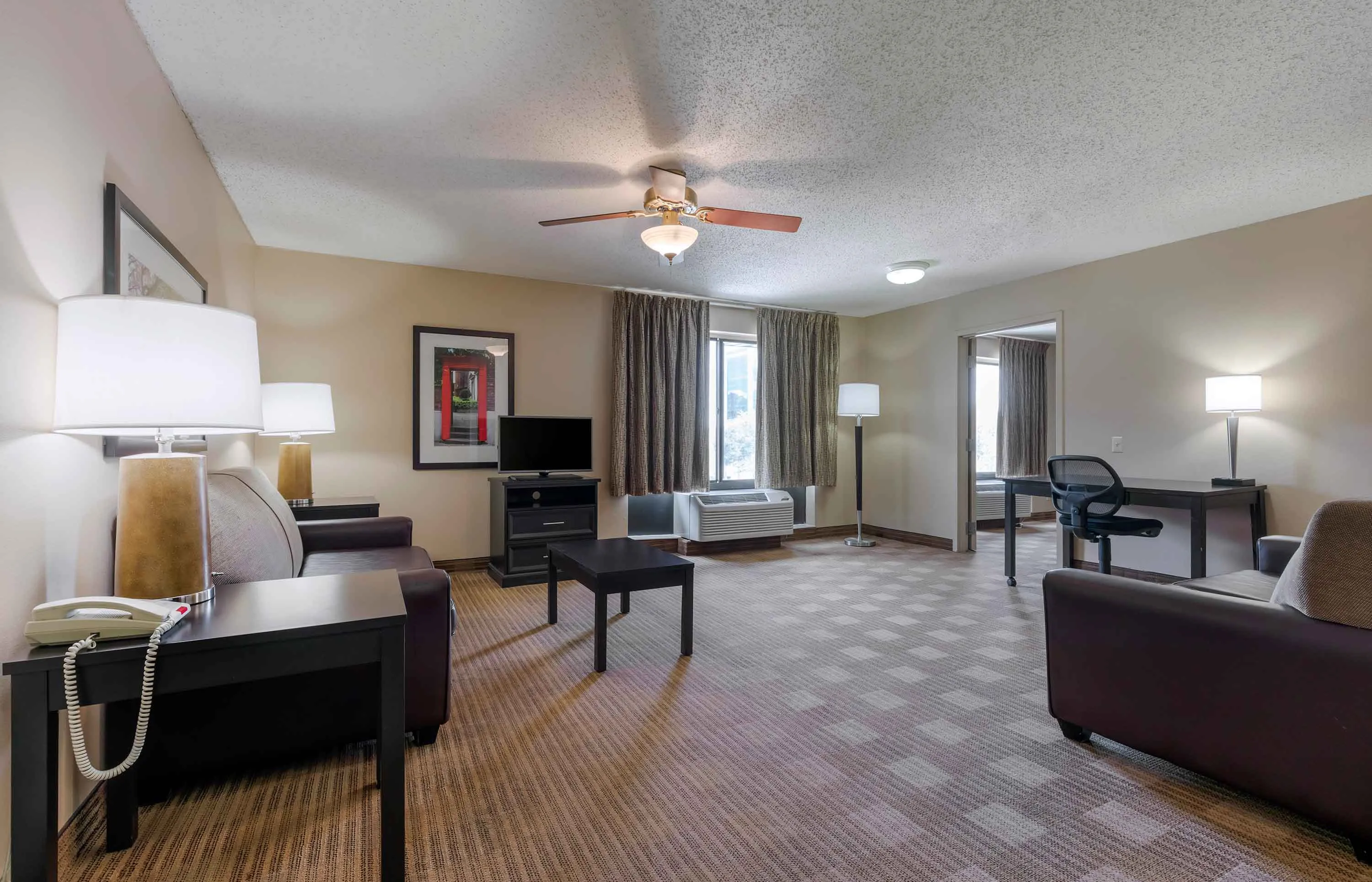 1 Bedroom Suite - 1 King Bed