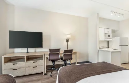 Studio Suite - 2 Full Beds