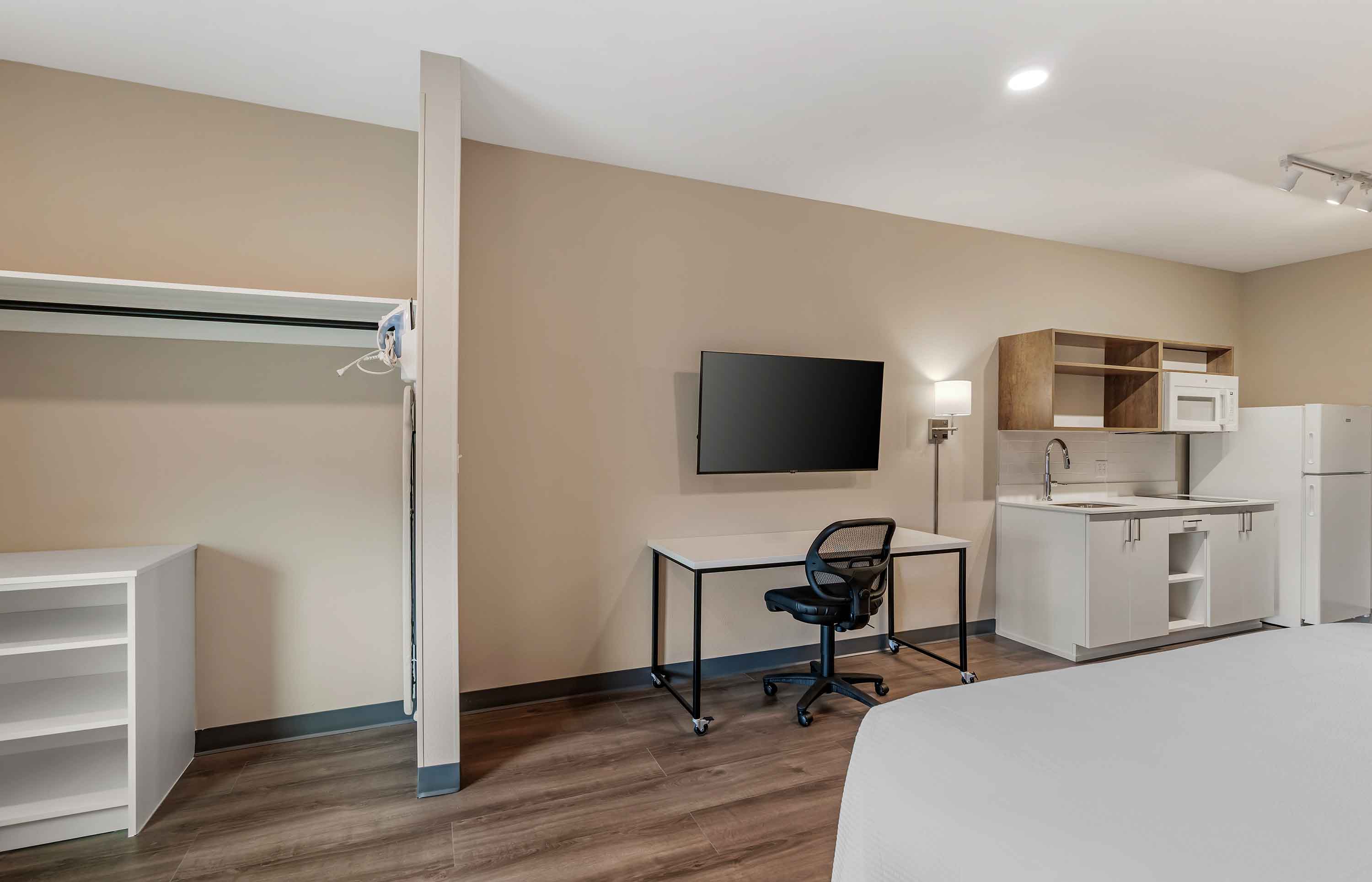 Studio Suite - 1 King Bed